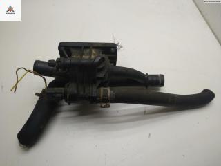 корпус термостата Ford Focus 3 поколение 2012, 1.6 л., дизель, МКПП, чёрный, хетчбэк 5 дв., 1675627, 9M5Q-8A586-BA, 96Z0253780