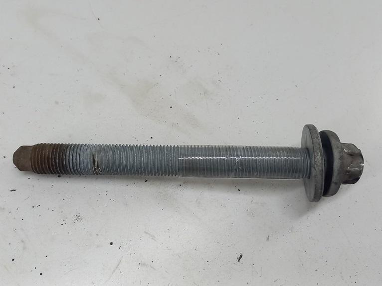 Болт крепления BMW 5 серия F07/F10/F11 2012, 2.0 л., дизель, АКПП, белый, универсал, 33316767586 - фото №1