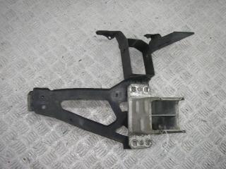 кронштейн переднего бампера BMW 5 E60/E61 2003, 3.0 л., дизель, АКПП, чёрный, седан, 7033732