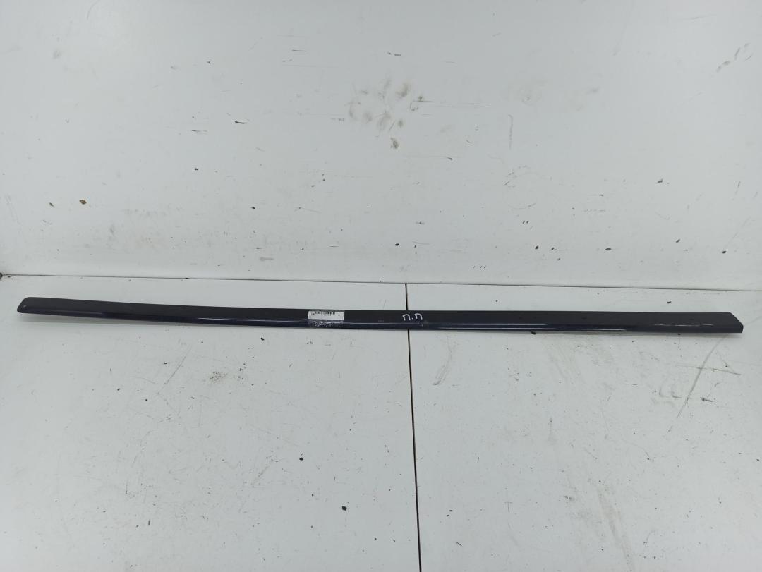 молдинг двери передней правой Audi A4 B6 2003, 2.0 л., бензин, МКПП, чёрный, универсал, 8E0853954