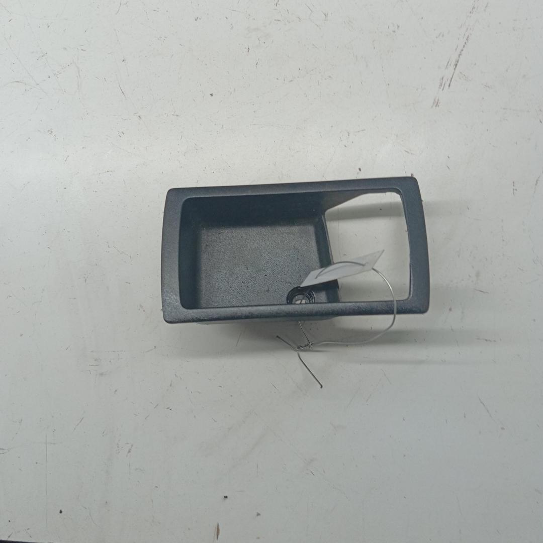 ручка внутренняя передняя левая Ford Mondeo III 2004, 2.0 л., дизель, МКПП, белый, универсал, 1S71F22621BB