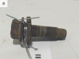 Болт крепления Peugeot 107 1 поколение 2005, 1.0 л., бензин, МКПП, чёрный, хетчбэк 3 дв.