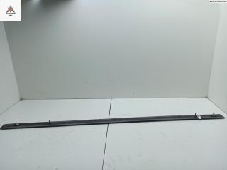 молдинг двери передней левой Opel Signum C 2003, 2.2 л., дизель, МКПП, серый, хетчбэк 5 дв., 13101648