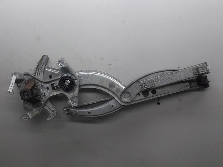 стеклоподъемник передний правый Volkswagen Passat B3 1991, 1.8 л., бензин, АКПП, красный, седан