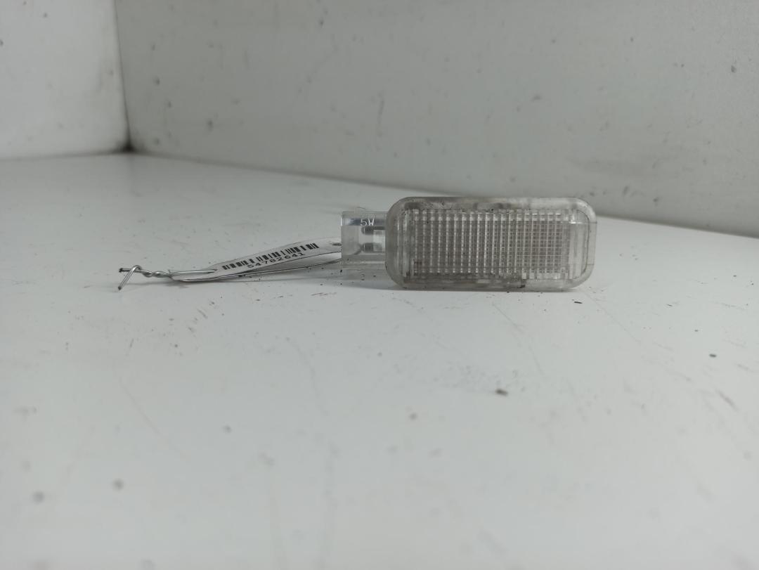 фонарь салона (плафон) Audi A6 C5 1998, 2.4 л., бензин, МКПП, зелёный, универсал, 4B0947415