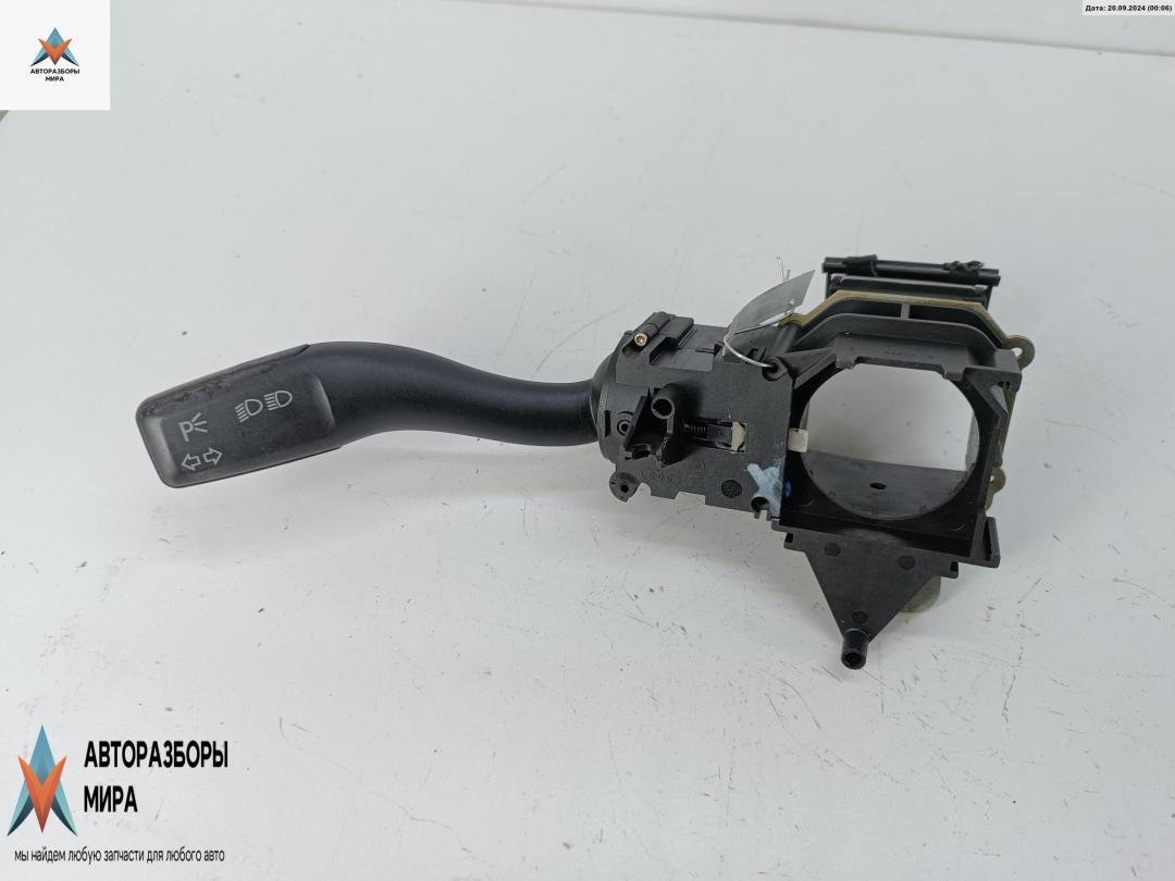 переключатель поворотов Audi A4 B6 2003, 2.5 л., дизель, АКПП, чёрный, универсал, 8E0953513A - фото №1