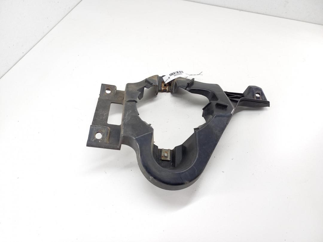 рамка фары противотуманной правой BMW 1 серия E81/E82/E87/E88 2005, 2.0 л., дизель, МКПП, чёрный, хетчбэк 5 дв., 7118152 - фото №1
