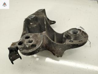 крепление стабилизатора / втулки стабилизатора Volkswagen Passat B5 [рестайлинг] 2001, 1.9 л., дизель, АКПП, синий, универсал, 4B0199352B