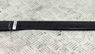 молдинг двери передней левой Opel Astra H/Family [рестайлинг] 2010, 1.4 л., бензин, МКПП, чёрный, хетчбэк 3 дв.