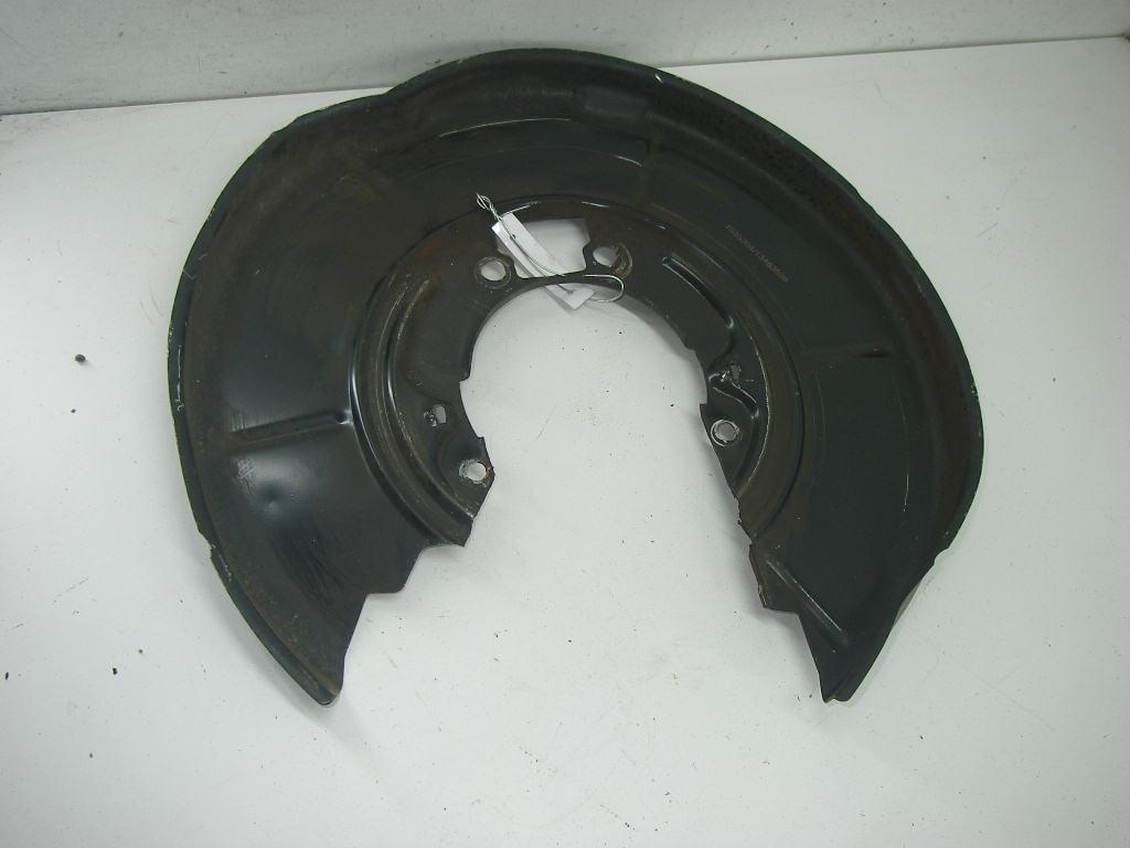 защитный кожух тормозного механизма BMW 3 E46 2001, 2.2 л., бензин, МКПП, чёрный, седан