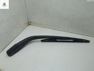 Щеткодержатель (поводок стеклоочистителя) задний Hyundai i10 1 поколение 2009, 1.1 л., бензин, МКПП, красный, хетчбэк 5 дв.