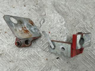 петля двери Volkswagen Polo 4 поколение 2004, красный, хетчбэк 3 дв., 6Q0831402C