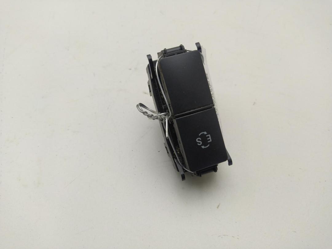кнопка (выключатель) Mercedes-Benz E W212 2014, 2.2 л., дизель, АКПП, бежевый, универсал, A2129051302