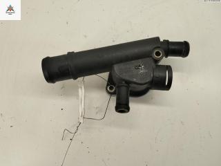 фланец (тройник) системы охлаждения Volkswagen Polo 4 поколение 2003, 1.9 л., дизель, МКПП, чёрный, хетчбэк 3 дв., 038121132D