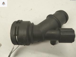 фланец (тройник) системы охлаждения Volkswagen Golf 4 поколение 1999, 1.4 л., бензин, МКПП, зелёный, хетчбэк 3 дв., 1J0121610A