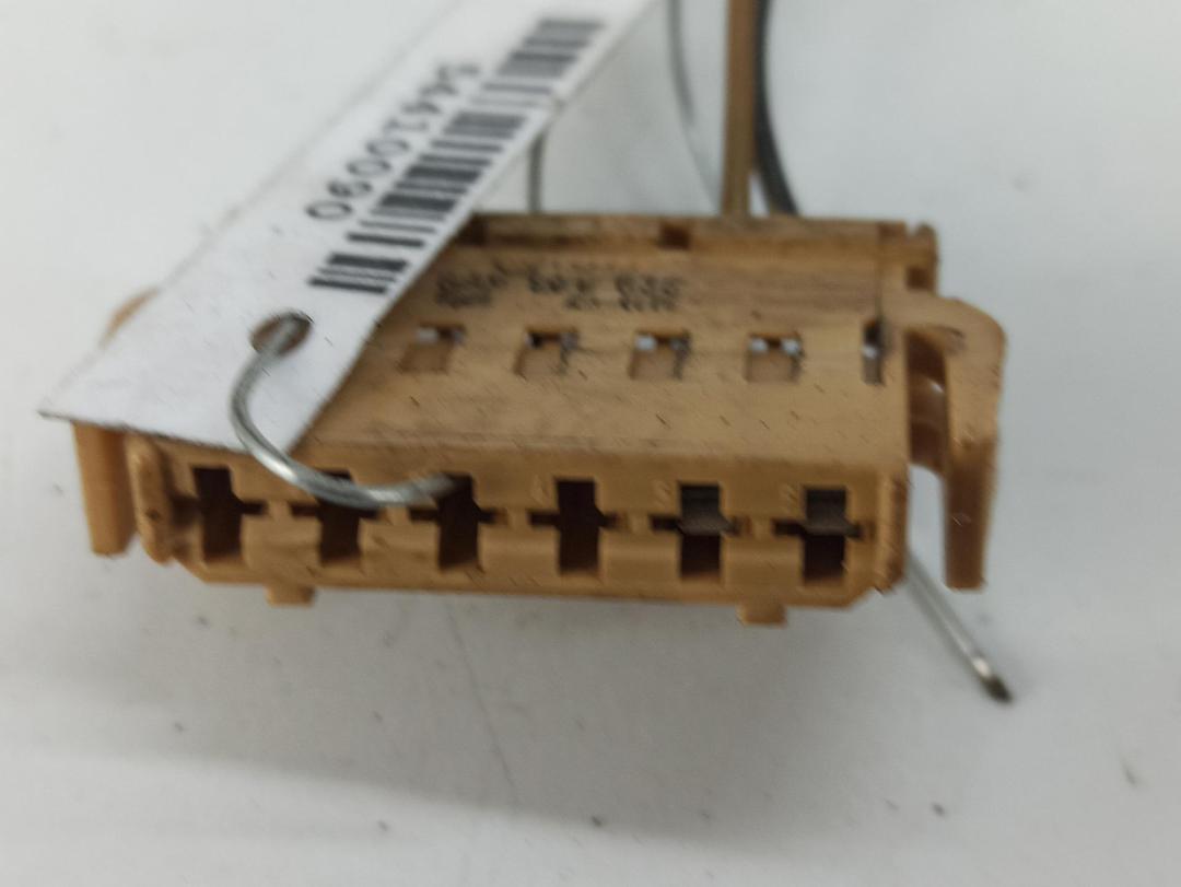 разъем (фишка) проводки Audi A4 B5 1998, 1.8 л., бензин, МКПП, серый, универсал, 893971636