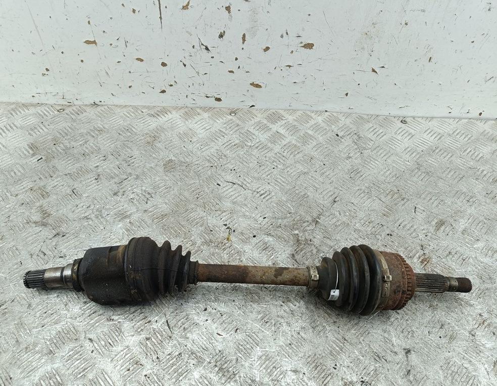 полуось передняя левая (приводной вал, ШРУС) Toyota Avensis 1998, 1.8 л., бензин, МКПП, синий, седан