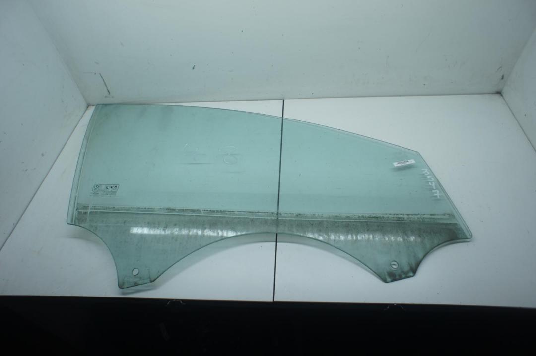 стекло двери передней правой Ford Mondeo 4 поколение 2009, 2.0 л., бензин, МКПП, синий, хетчбэк 5 дв., AS2 - фото №1