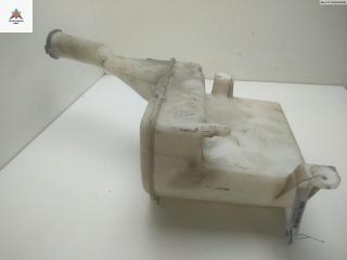 бачок омывателя Toyota Yaris Verso 2001, 1.3 л., бензин, минивэн