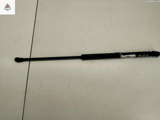 амортизатор крышки багажника (3-5 двери) Volkswagen Passat B5 [рестайлинг] 2000, 1.9 л., дизель, МКПП, белый, универсал, 1J6827550