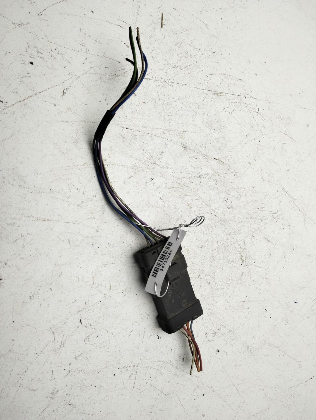разъем (фишка) проводки Peugeot 307 2003, 1.6 л., бензин, МКПП, синий, хетчбэк 3 дв.