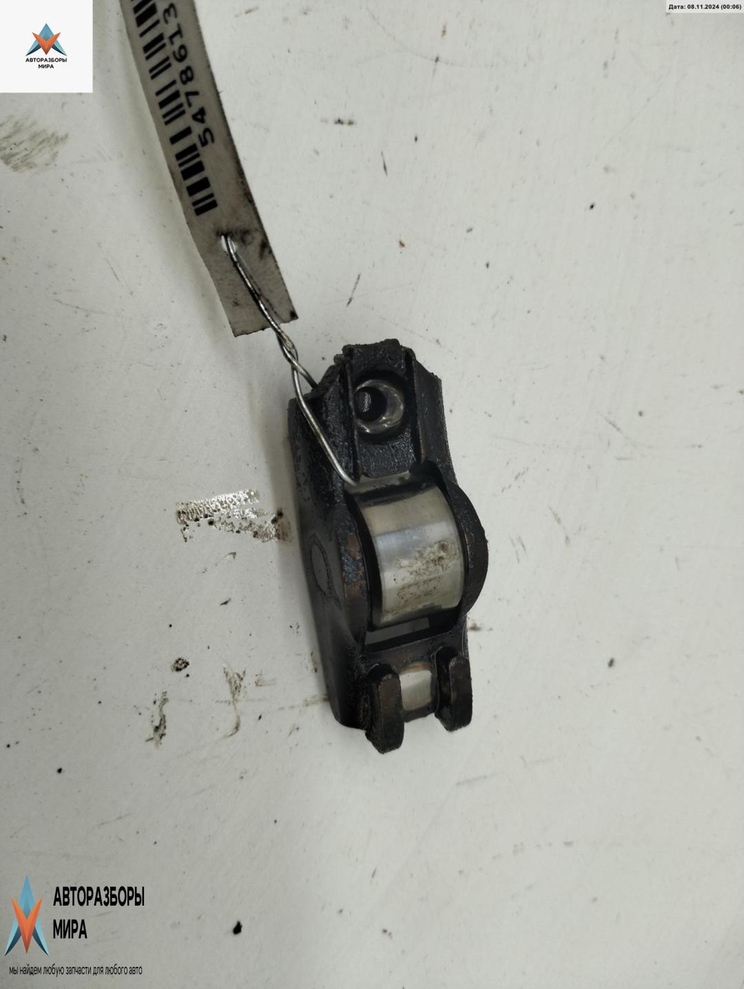 коромысло клапана (рокер) Volkswagen Golf 4 поколение 2001, 1.6 л., бензин, МКПП, серый, универсал - фото №1