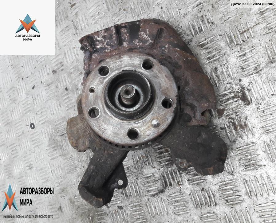 ступица передняя правая Volkswagen Golf 4 поколение 1998, 1.4 л., бензин, МКПП, белый, хетчбэк 5 дв. - фото №1