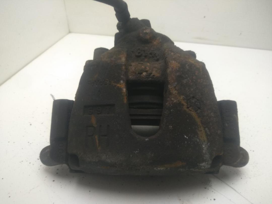 суппорт передний правый Mazda 5 2006, 2.0 л., дизель, МКПП, серый, минивэн, BPYK-33-61XC