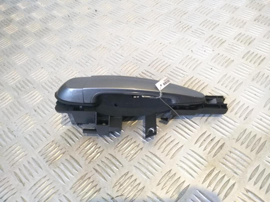 ручка наружная задняя левая BMW 1 E81/E87 2009, 2.0 л., дизель, МКПП, серый, хетчбэк 5 дв.