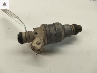 форсунка Volkswagen Passat B4 1994, 1.6 л., бензин, МКПП, синий, универсал, 037906031J