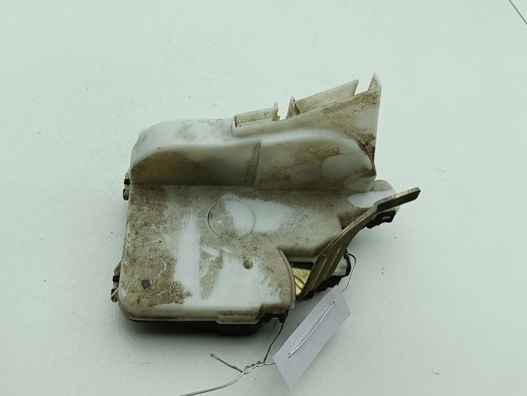 замок двери задней левой Volkswagen Polo 1997, 1.4 л., бензин, МКПП, синий, седан, 6K4839015