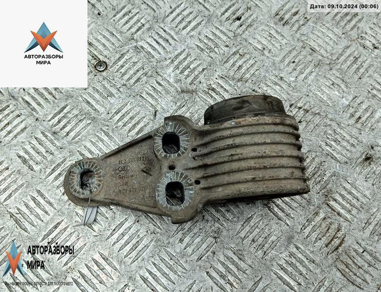кронштейн (крепление) Audi A6 4B/C5 1999, 2.4 л., бензин, МКПП, серый, универсал, 8E0501522M - фото №1