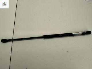 амортизатор крышки багажника (3-5 двери) Volkswagen Golf 3 поколение 1997, 1.6 л., бензин, МКПП, серый, хетчбэк 5 дв., 1H6827550A