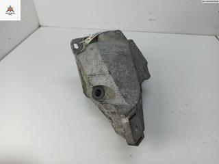 кронштейн двигателя Audi A6 4B/C5 [рестайлинг] 2002, 3.0 л., бензин, АКПП, серый, седан, 8D0199307K