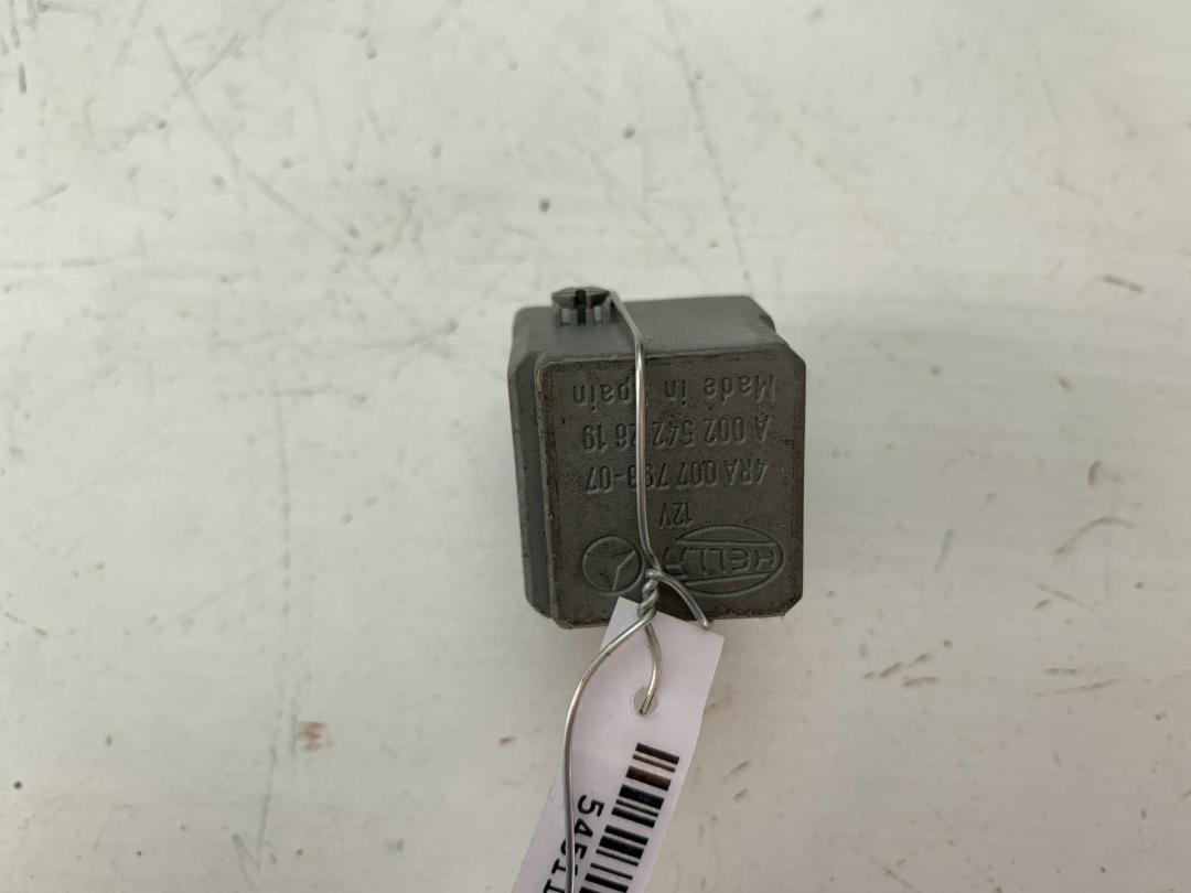 реле (прочие) Mercedes-Benz E-Класс W211/S211 2003, 2.7 л., дизель, АКПП, чёрный, универсал, 0025422619 - фото №1