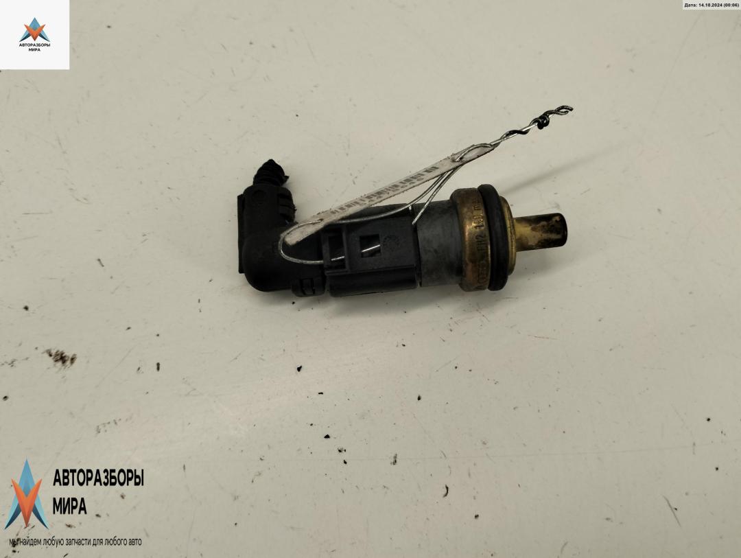 датчик температуры Volkswagen Golf 5 поколение 2004, 2.0 л., дизель, МКПП, чёрный, хетчбэк 5 дв., 06A919501 - фото №1