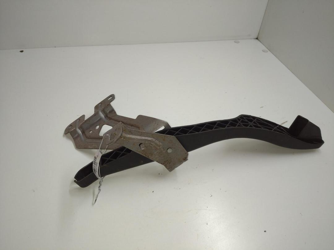 педаль Ford Cougar 1998, 2.0 л., бензин, МКПП, серый, купе, 98BB9P732CA