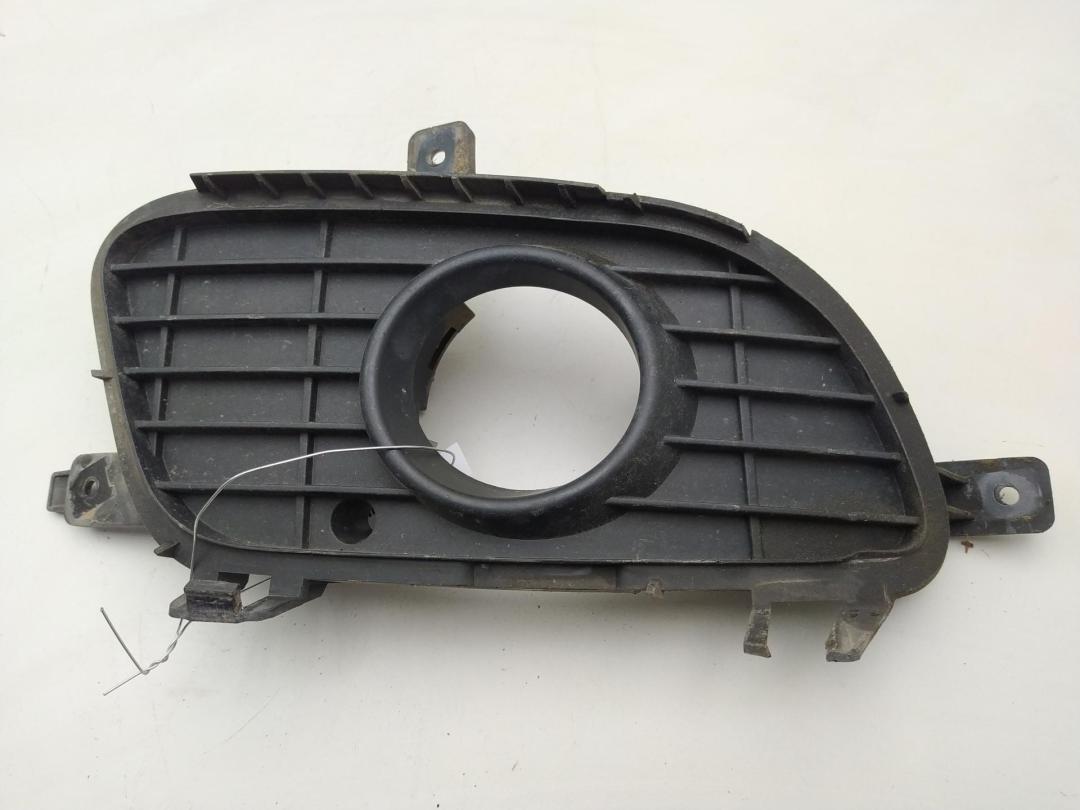 рамка фары противотуманной правой Mercedes-Benz A W169 2007, 1.7 л., бензин, МКПП, чёрный, хетчбэк 5 дв., 1698850622