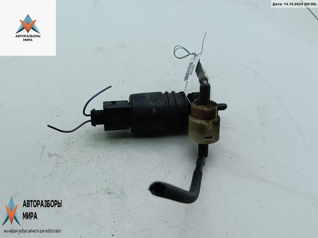 насос (моторчик) омывателя стекла Audi A4 B6 2004, серый, универсал, 1T0955651 - фото №1