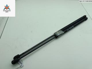 амортизатор крышки багажника (3-5 двери) SEAT Ibiza 2 поколение [рестайлинг] 2001, 1.4 л., бензин, МКПП, красный, хетчбэк 5 дв., 6K6827550