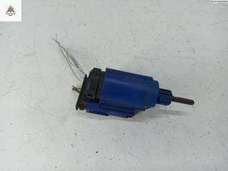 Датчик (включатель) стоп-сигнала Audi A4 B6 2002, 2.4 л., бензин, МКПП, синий, кабриолет, 8E0927189