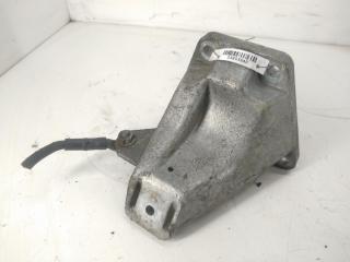 кронштейн двигателя Audi A6 4B/C5 1998, 2.4 л., бензин, МКПП, зелёный, универсал, 8D0199308D