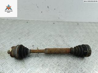 полуось передняя левая (приводной вал, ШРУС) Volkswagen Passat B5 1998, 1.6 л., бензин, МКПП, синий, универсал