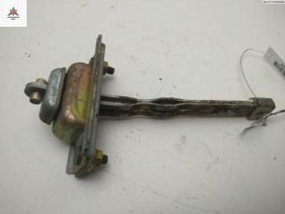 Ограничитель открывания двери задней Mazda 626 GE [рестайлинг] 1996, хетчбэк 5 дв.