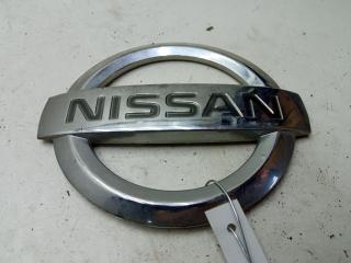 эмблема Nissan Micra K12 2008, 1.2 л., бензин, МКПП, красный, хетчбэк 3 дв., 90390AX600