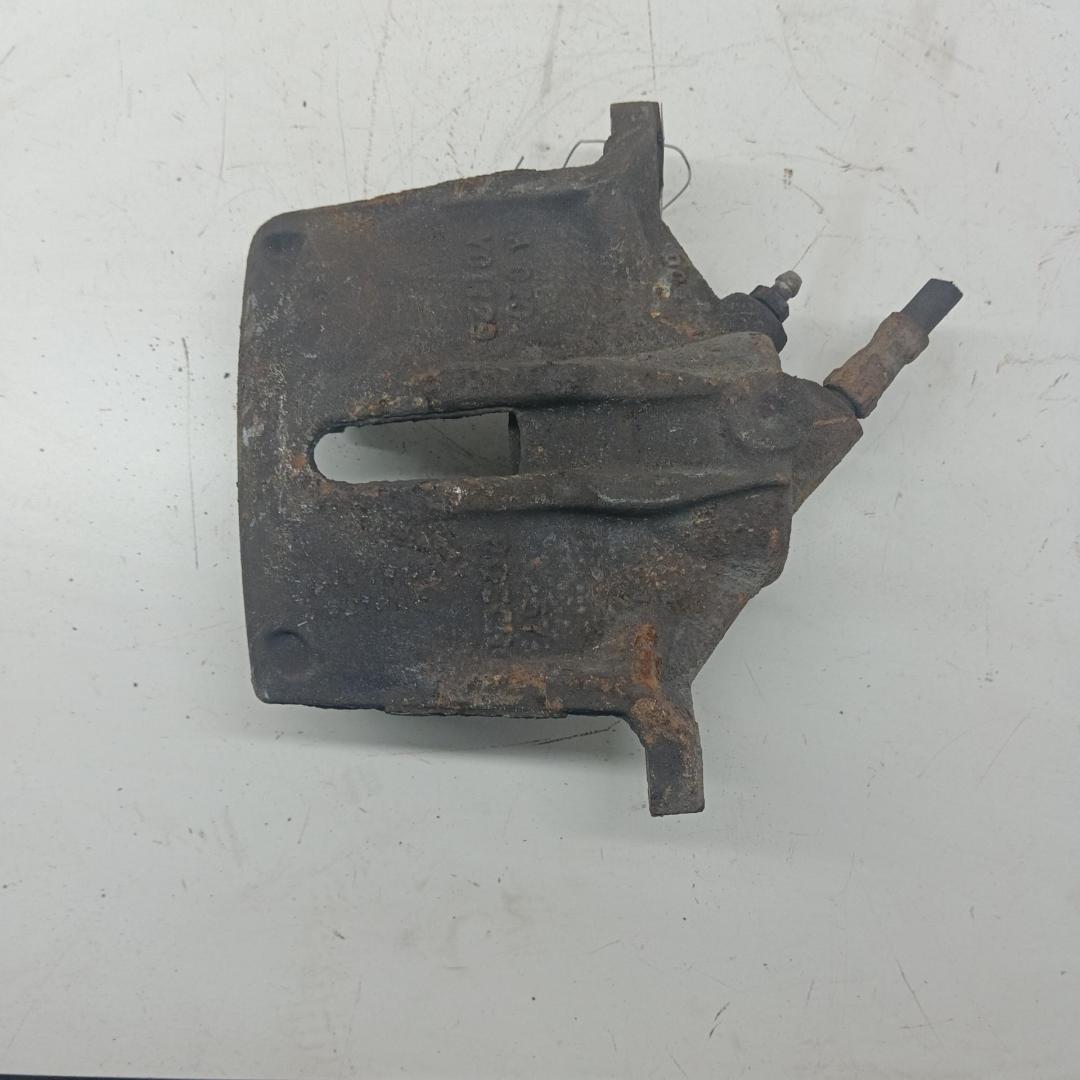 суппорт передний правый Ford Mondeo III 2001, 1.8 л., бензин, МКПП, серый, универсал, 02041129BOSCH