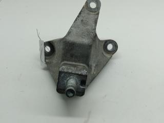 кронштейн КПП Ford Focus 1 поколение [рестайлинг] 2001, 1.6 л., i, бензин, МКПП, серый, универсал, 98AB7M125CG