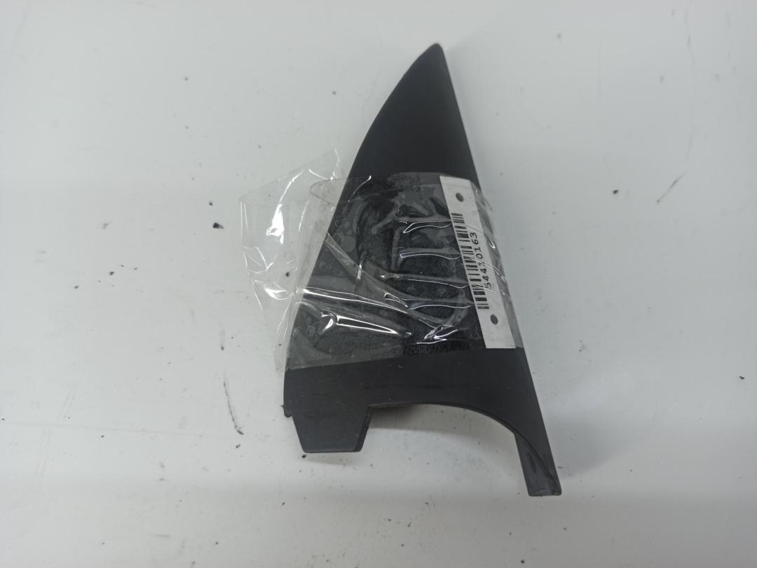 накладка декоративная Audi A4 B5 1999, 1.9 л., дизель, МКПП, зелёный, седан, 8D5857569