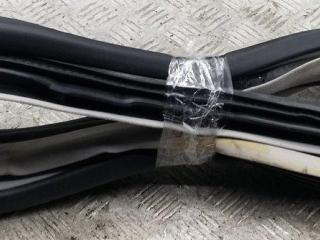 уплотнитель двери Mercedes-Benz R-Класс W251 2007, 3.0 л., дизель, АКПП, серый, минивэн, A2517370387