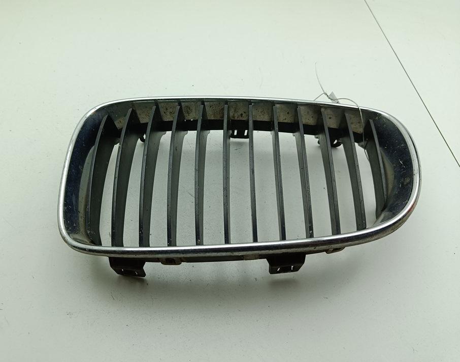 заглушка (решетка) в бампер BMW 1 E81/E87 2009, 2.0 л., дизель, МКПП, серый, хетчбэк 5 дв., 51137166439